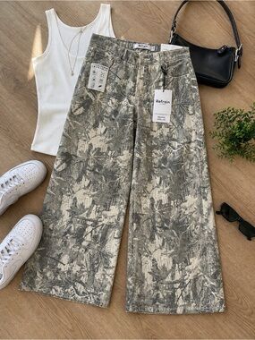 Refrain Los Angeles Printed Wide Leg Jeans Size 7/28 Abstract Camo Denim NWT